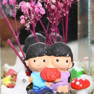 Çiçek Tutan Aşıklar Aynalı Teraryum - Thumbnail