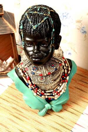 Dekoratif Afrikalı Kadın Biblo