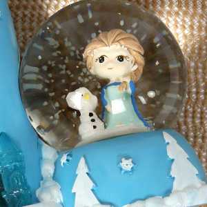 Elsa Temalı Işıklı Kar Küresi ve Kalemlik - Thumbnail