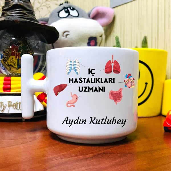 İç Hastalıkları Uzmanı Latte Fincanı