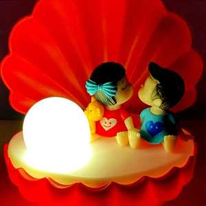 İstiridye Tasarımlı Sevgili Biblolu Işıklı Gece Lambası - Thumbnail