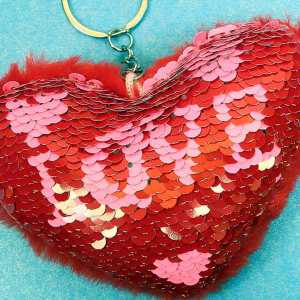 Payetli Peluşlu Love Tasarımlı Kalp Anahtarlık 2 adet - Thumbnail