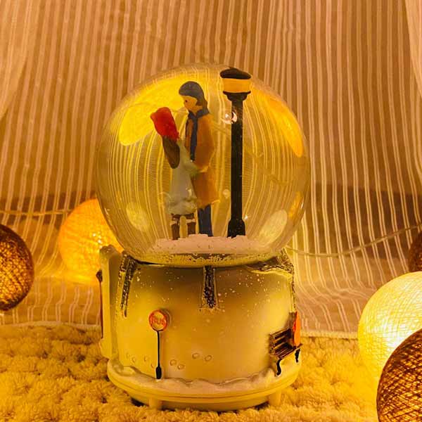 Sevgililer Gününe Özel Resimli Işıklı Müzikli Otomatik Püskürtmeli Büyük Boy Kar Küresi